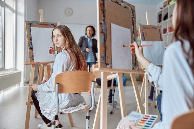 Поступление в художественную школу: возрастовые ограничения и требования к подготовке